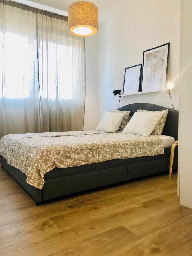 Sea & Sun Apartment กอร์จูลา ภายนอก รูปภาพ