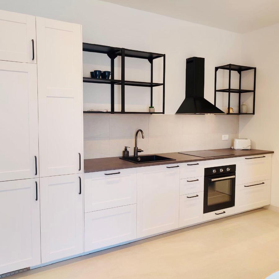 Sea & Sun Apartment กอร์จูลา ภายนอก รูปภาพ